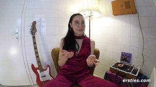 Ersties - All Girl Orgy Ends Up With a Girl Squirting!