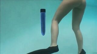 Scuba Lesbian Sex (Britney Brooks)