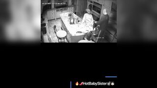 (coloque em modo tela cheia)Dono de arbnb colocou câmera escondida