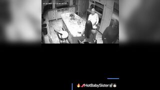 (coloque em modo tela cheia)Dono de arbnb colocou câmera escondida