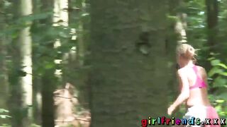 Girlfriends Outdoor lesbian pussy eating
