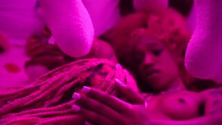 Skylar munched on EX girlfriend for Valentines Day & made her squirt