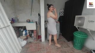 my neighbor asks me to fuck her while we bathe I like to suck her ass and her tits- part 1