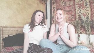 Ersties - Lesbische Squirting-Action mit Inanna und Zora aus Berlin