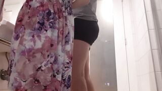 Sex of two strangers in the toilet - lesbian_illusion