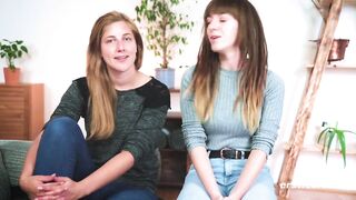 Ersties -Die Saarländerinnen Nicky F und Kate lecken und fingern sich gegenseitig