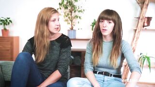 Ersties -Die Saarländerinnen Nicky F und Kate lecken und fingern sich gegenseitig