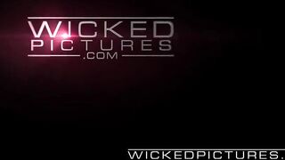Wicked - Mia Malkova and Cassidy Banks have some fun