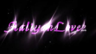 Hardcore lesbians! Big squirting and fisting session!