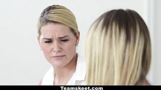 Dyked - Teen Best Friends Scissor On Webcam