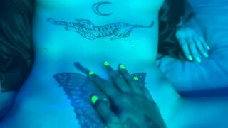 Giving my girlfriend an erotic massage (for the ASMR lovers)