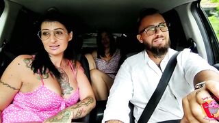 They load a Milf in the car (Fingering)