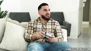 Eating a creampie out in that position is so hotter The ladies go to Violet Gems room they call Peter Green. Venus Vixen pulls out her tits and dares Peter to show them his cock.