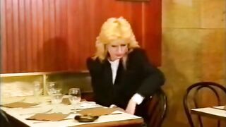 Going at it in the restaurant - Telsev