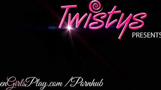 When Girls Play - Carter Cruise and Riley Reid make out