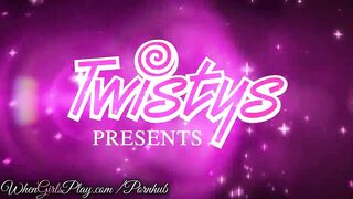 When Girls play - Two teens have a little fun