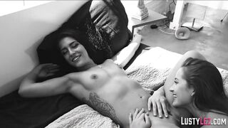 Spread lesbian gets pussy licked
