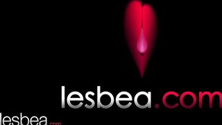 Lesbea – Young lesbians scissoring with facesitting orgasm