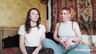 Ersties Zora und Innana bringen sich gegenseitig zum Squirten