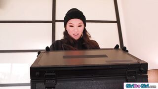 Petite small tits lesbian thieves lick and fucking a strapon (Aften Opal)