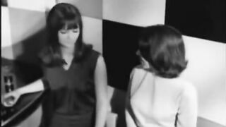 Vintage lesbian smokers