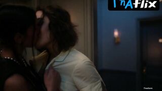 Tara Raani Lesbian, Underwear Scene in Grown-Ish