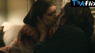 Kate Mara Lesbian Scene in Class Of '09