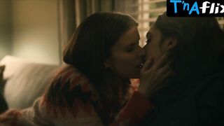 Kate Mara Lesbian Scene in Class Of '09