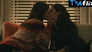 Kate Mara Lesbian Scene in Class Of '09