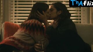 Kate Mara Lesbian Scene in Class Of '09