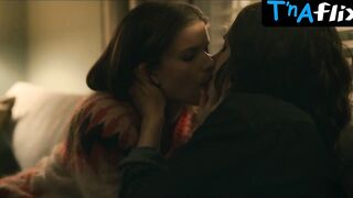 Kate Mara Lesbian Scene in Class Of '09