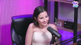 Ficou peladinha no estúdio