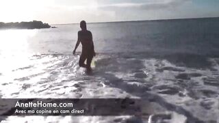 copines lesbiennes a la plage en cam direct 