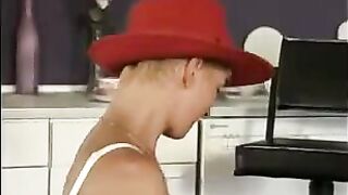 THE COUNTESS AND HER SPERM MAID 01