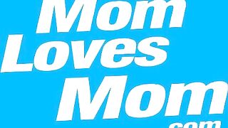 Amateur mom experimenting with other mom