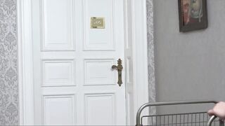 blonde et brunette gros seins 1.