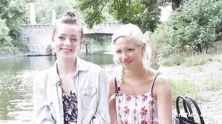Deutsche Mädels vergnügen sich in der Umkleidekabine