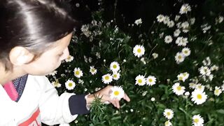 Sex with a housekeeper after a walk in the garden - Lesbian-candys