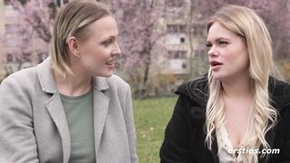 Ersties - Nina C und Emma K haben Analsex mit einem Strapon.