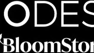 Masseuse seduces client and watches her touching herself [lesbian audio porn for women]