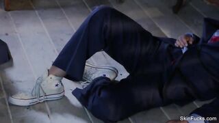 Doctor Who lesbian fetish fun with Skin and Leya