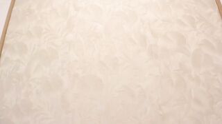 Everybody loves to kiss a woman