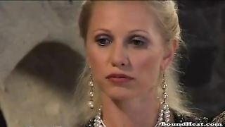 Countess Making Love With Her Lesbian Slave