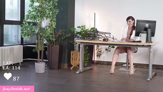 I invited the Handyman to watch how I'm masturbating