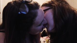 Gf kiss her friend 