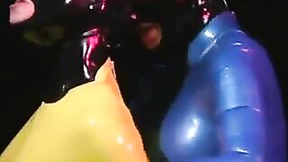 Latex Strapon Lesbians