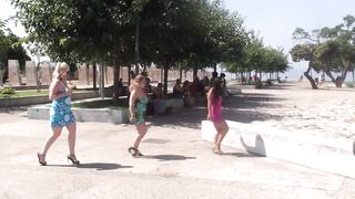 Nackt auf der Strandpromenade Teil 3