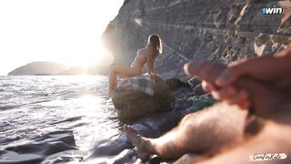 DICK FLASH on a nudist beach: Stranger caught me jerking off and helped me cum
