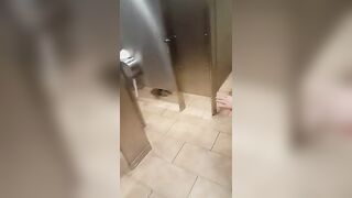 Lesbian Women in Public Toilet -daddi