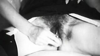 Lesbian Chicks Fucking with Banana (1940s Vintage)